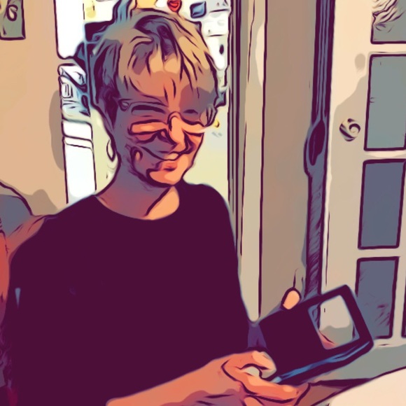 Meet your Posher, Allison - Picture 1 of 1